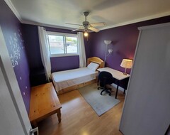 Casa/apartamento entero Cozy House In St-constant-3 Bedrooms-25min Dowtown (Saint-Constant, Canadá)