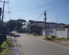 Khách sạn Oyo 93162 Cempaka Syariah (Medan, Indonesia)
