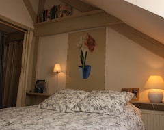 Hotel Charming Apartment 19th Building In The Historic City Center (Vannes, France)