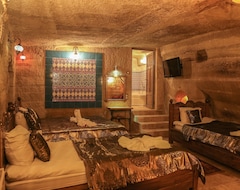 Hotel Goreme Palace Cave Suıt (Göreme, Turkey)