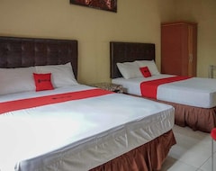 Hotel RedDoorz near Grojogan Sewu Tawangmangu (Karanganyar, Indonesia)