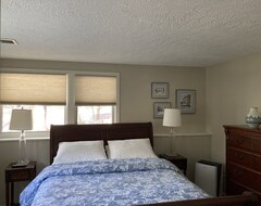 Entire House / Apartment A Cozy, Quiet Getaway (Farmington, USA)