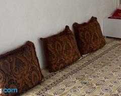 Koko talo/asunto Byt Llyjr Lywmy / House For Daily Rent (Al-Kamil wal-Wafi, Oman)