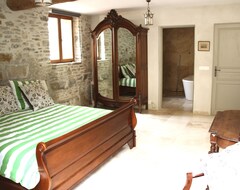 Cijela kuća/apartman Luxurious Old Stone Barn Conversion For 8 People With A Swimming Pool (Villetritouls, Francuska)