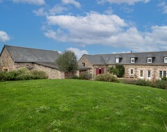 Koko talo/asunto On The Heights Of PlÉneuf Val AndrÉ County (Planguenoual, Ranska)
