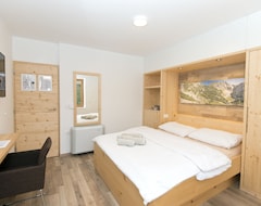 Hotel Vila Alpina - Modern superior room in a peaceful and natural environment (Bled, Slovenija)