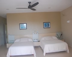 Entire House / Apartment Luxurious Villa Near Cancun (Cancun, Mexico)