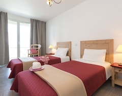 Toàn bộ căn nhà/căn hộ Beautiful Apartment For 4 Guests With Pool, Wifi, Balcony, Pets Allowed And Parking (Taulé, Pháp)