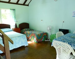 Khách sạn Gina's Garden Lodges (Tautu, Quần đảo Cook)