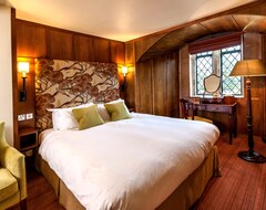 Amberley Castle- A Relais & Chateaux Hotel (Amberley, United Kingdom)