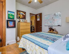 Koko talo/asunto Quiet Suite In Oak Park (Oak Park, Amerikan Yhdysvallat)