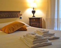 Casa/apartamento entero Villa Charlie se encuentra a 100 metros de la playa de Porto Giunco (Villasimius, Italia)