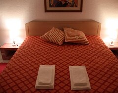 Hotel Roulitos Guest House (Altura, Portugal)