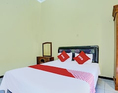 Khách sạn Oyo 92321 Abiyan Villa Homestay Syariah (Malang, Indonesia)
