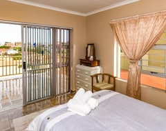 Hotel Tuscany On Sea (Mossel Bay, South Africa)