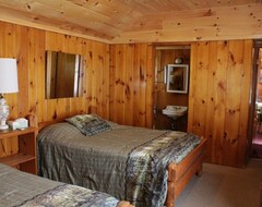 Toàn bộ căn nhà/căn hộ Deer Crossing, A Beautiful Loon Lake Family Cabin In The Adirondack Mountains (Chestertown, Hoa Kỳ)