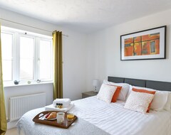 Hotel Kvm - Highclere House For Large Groups With Parking By Kvm Serviced Accommodation (Peterborough, United Kingdom)