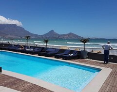 Hotel Lagoon Beach (Cape Town, South Africa)