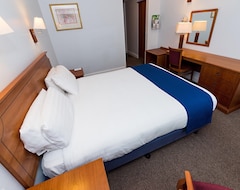 Khách sạn Holiday Inn Newport (Newport, Vương quốc Anh)