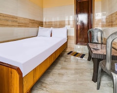 Khách sạn Spot On 80472 Ss Lodge (Nellore, Ấn Độ)