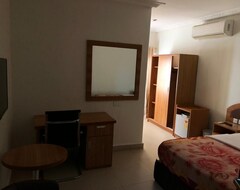 Hotel Animens (Takoradi, Gana)