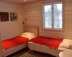 Casa/apartamento entero Familyfriendly Loudge With Lake To Swim And Fish In And Sauna (Landsbro, Suecia)