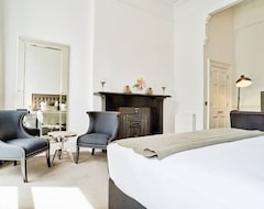 Tüm Ev/Apart Daire JOIVY Luxury 2 and 3 bed flats on Historic George Street (Edinburgh, Birleşik Krallık)
