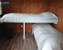 Kamp Alanı Liten enklare klimatsmart stuga i Roslagen (Östhammar, İsveç)