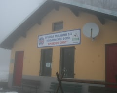 Koko talo/asunto Chalet Il Pettirosso (Cutigliano, Italia)