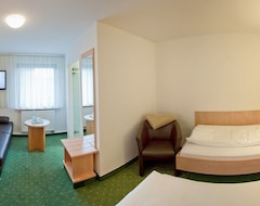 Khách sạn Hotel Zum Rössle (Heilbronn, Đức)