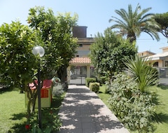 Khách sạn Luana Inn Holiday (Fiumicino, Ý)