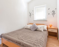 Casa/apartamento entero 2 Bedroom Accommodation In Povljana (Povljana, Croacia)