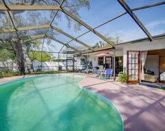 Koko talo/asunto Palm Harbor Rental With Private Pool 3 Mi To Beach! (Palm Harbor, Amerikan Yhdysvallat)