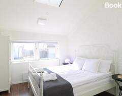 Toàn bộ căn nhà/căn hộ Bright & Spacious Apartment In Kinna Center (Kinna, Thụy Điển)