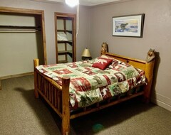 Toàn bộ căn nhà/căn hộ Yellow River Lodge W/ Indoor Hot Tub Jacuzzi (Waterville, Hoa Kỳ)