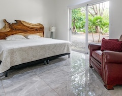 Toàn bộ căn nhà/căn hộ Brasilito House And Apartment With Pool Sleeps 8 (Huacas, Costa Rica)