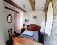 Toàn bộ căn nhà/căn hộ Stylish Charm, Rustic Peace. Beautiful Old Farmhouse, Sleeps 5+ (Rougnat, Pháp)
