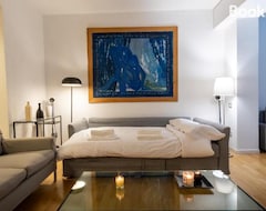 Toàn bộ căn nhà/căn hộ Attic With Terrace And Jacuzzi - Luxury Apartment (Rome, Ý)