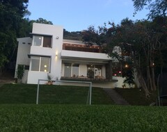 Koko talo/asunto Gorgeous Residence On Golf Course Gated Comunity (Planadas, Kolumbia)