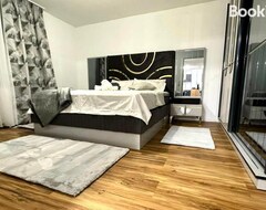 Hele huset/lejligheden Luxury Apartment (Neu-Ulm, Tyskland)