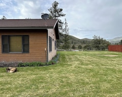 Entire House / Apartment Perma House, Rural Wilderness Getaway (Plains, USA)