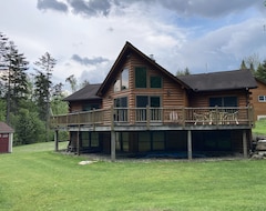 Entire House / Apartment Beautiful Log Cabin Chalet On 15 Wooded Acres In The Mountains (Montgomery Center, USA)