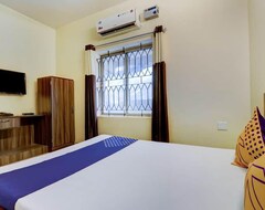 Hotel Kola Paradise (Murudeshwara, India)