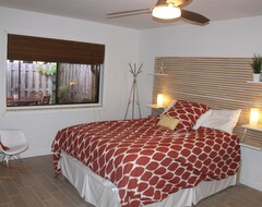 Hotel Fully Renovated Modern Beachside 2/2 Gated Community Ocean Woods Florida (Cape Canaveral, USA)