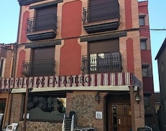 Khách sạn Hotel Rural Villa De Canamero (Cañamero, Tây Ban Nha)