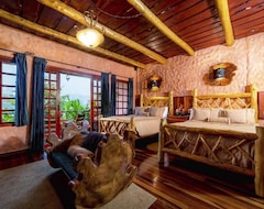 Hotel Peace & Lodge (Alajuela, Costa Rica)
