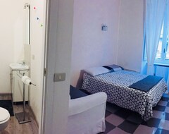 Hotel Bed2go (Turin, Italy)