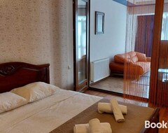 Koko talo/asunto 2 Room Apartment In Batumi (Bristol, Amerikan Yhdysvallat)
