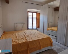 Koko talo/asunto Casa Il Girasole (Lugnano in Teverina, Italia)