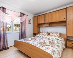 Tüm Ev/Apart Daire 1 Bedroom Accommodation In Banjol (Banjol, Hırvatistan)